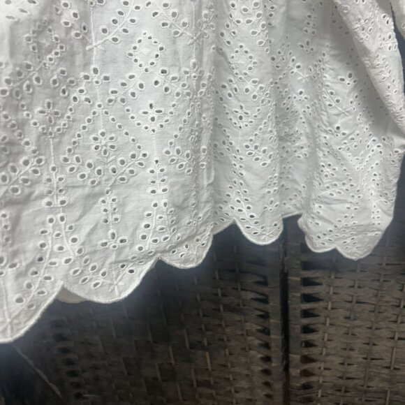 Roller Rabbit Oversized Eyelet Button Front Blouse Size Large - Picture 5 of 5